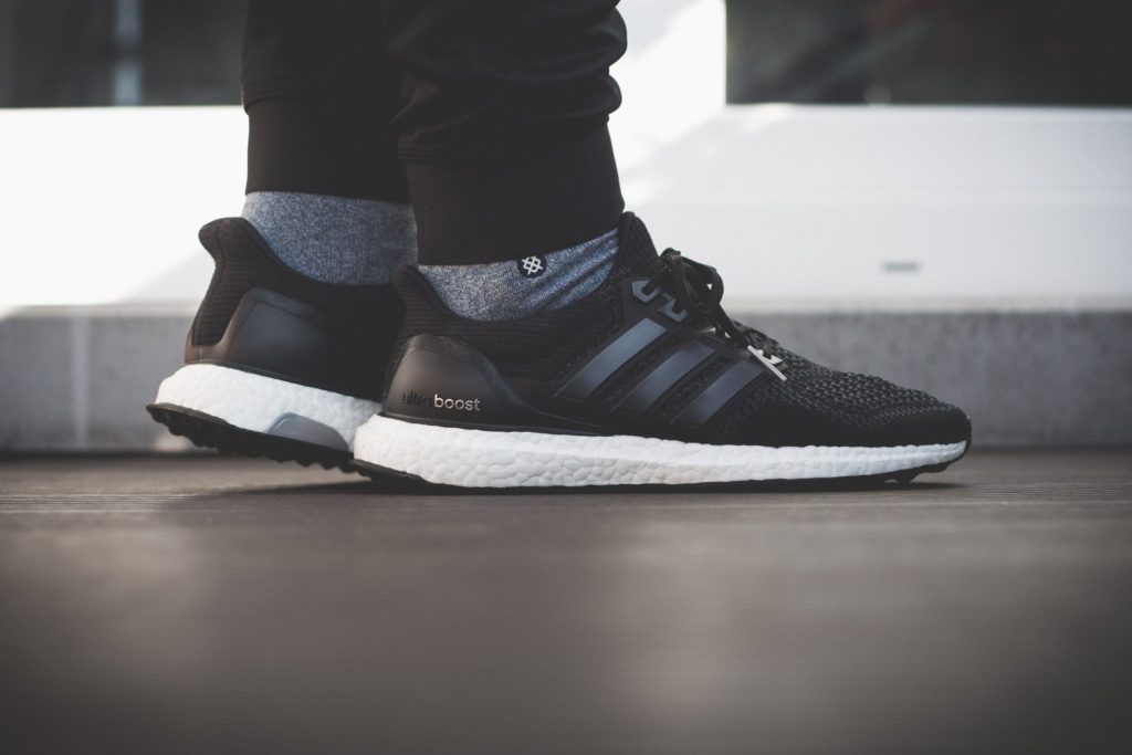 ᐅ adidas Ultra Boost – Black / White Review | #SNKR